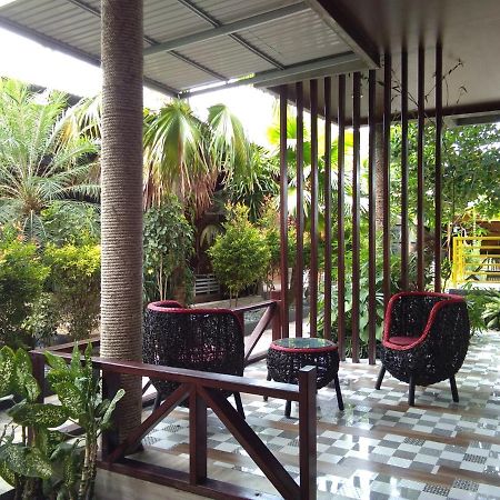 Lawaka Hotel Ampana Exteriér fotografie